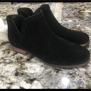 koolaburra by ugg cheyanna suede ankle bootie